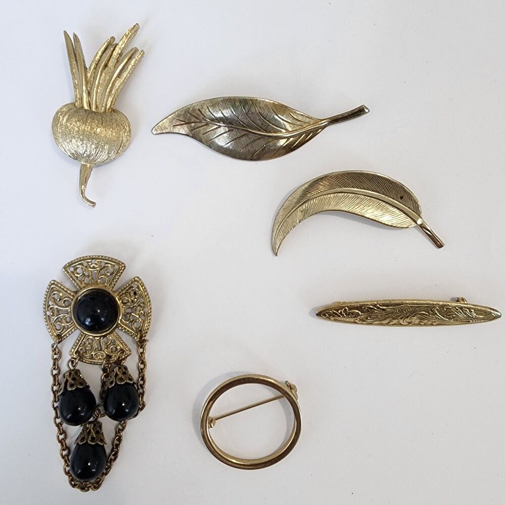 Vintage Gold Tone Brooch pins Beautiful Leaf Estate Nature Wreath Lot of 6